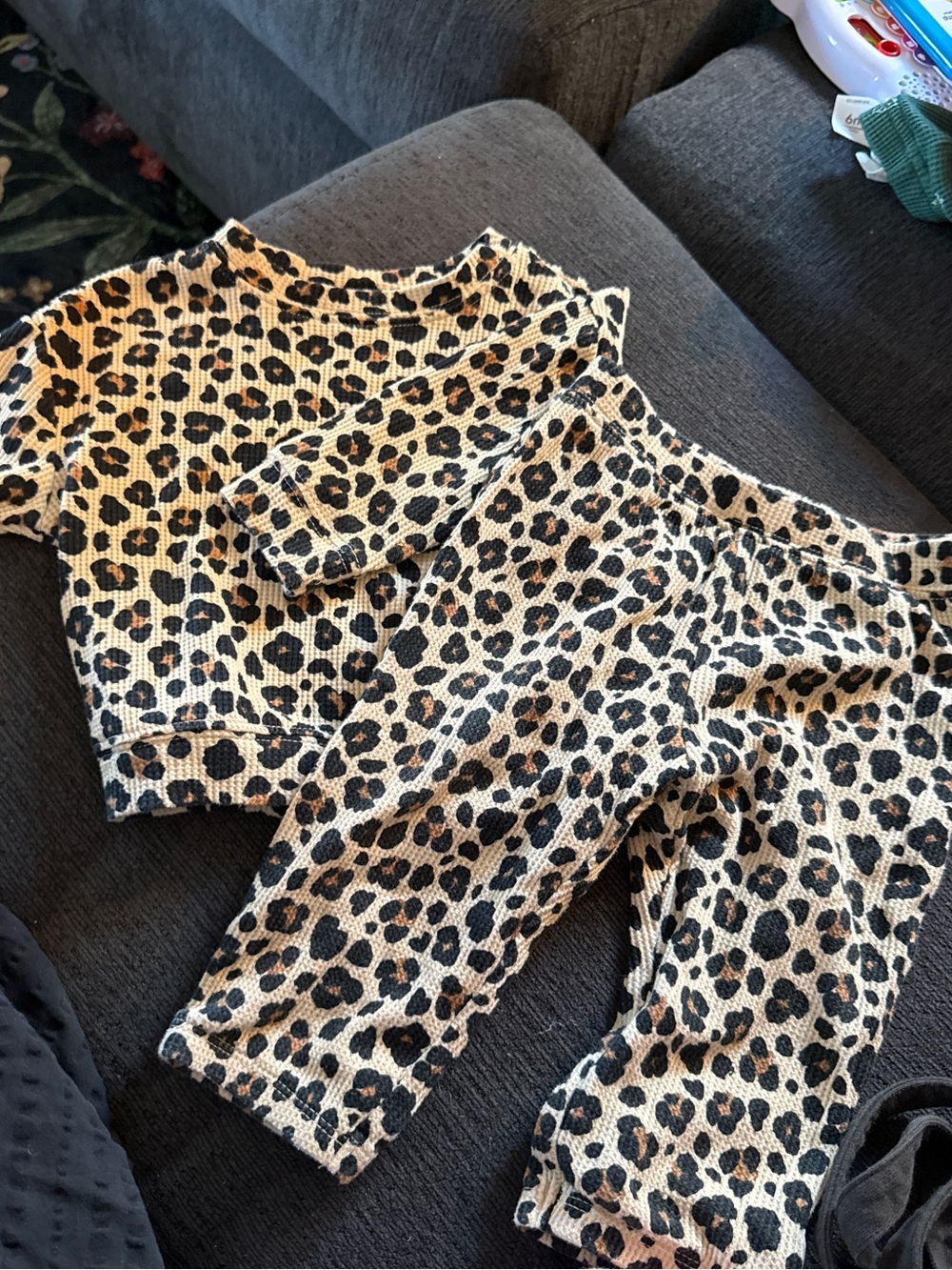 Coca Cola Kids Leopard-Print Pajama Set - Tan & Black